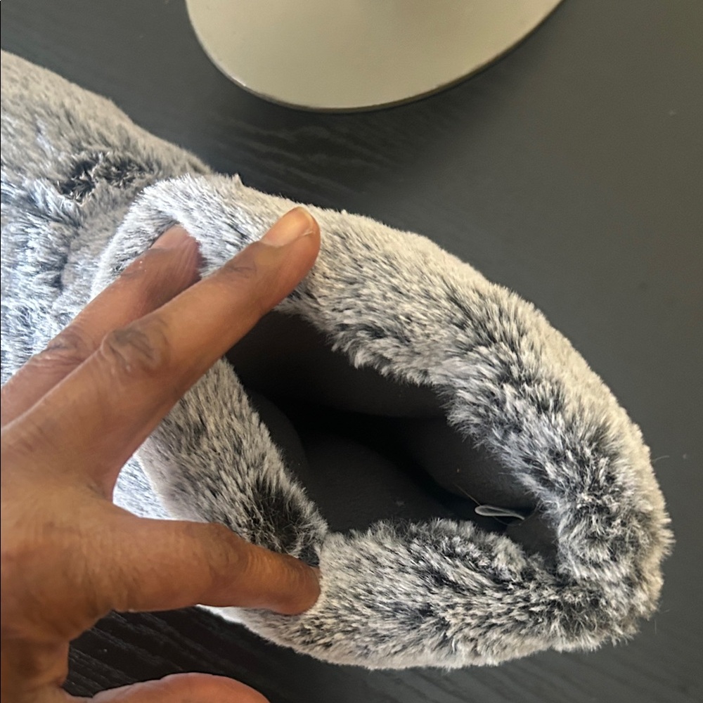 Gray Furry Monster Claw Slippers - Picture 12 of 13